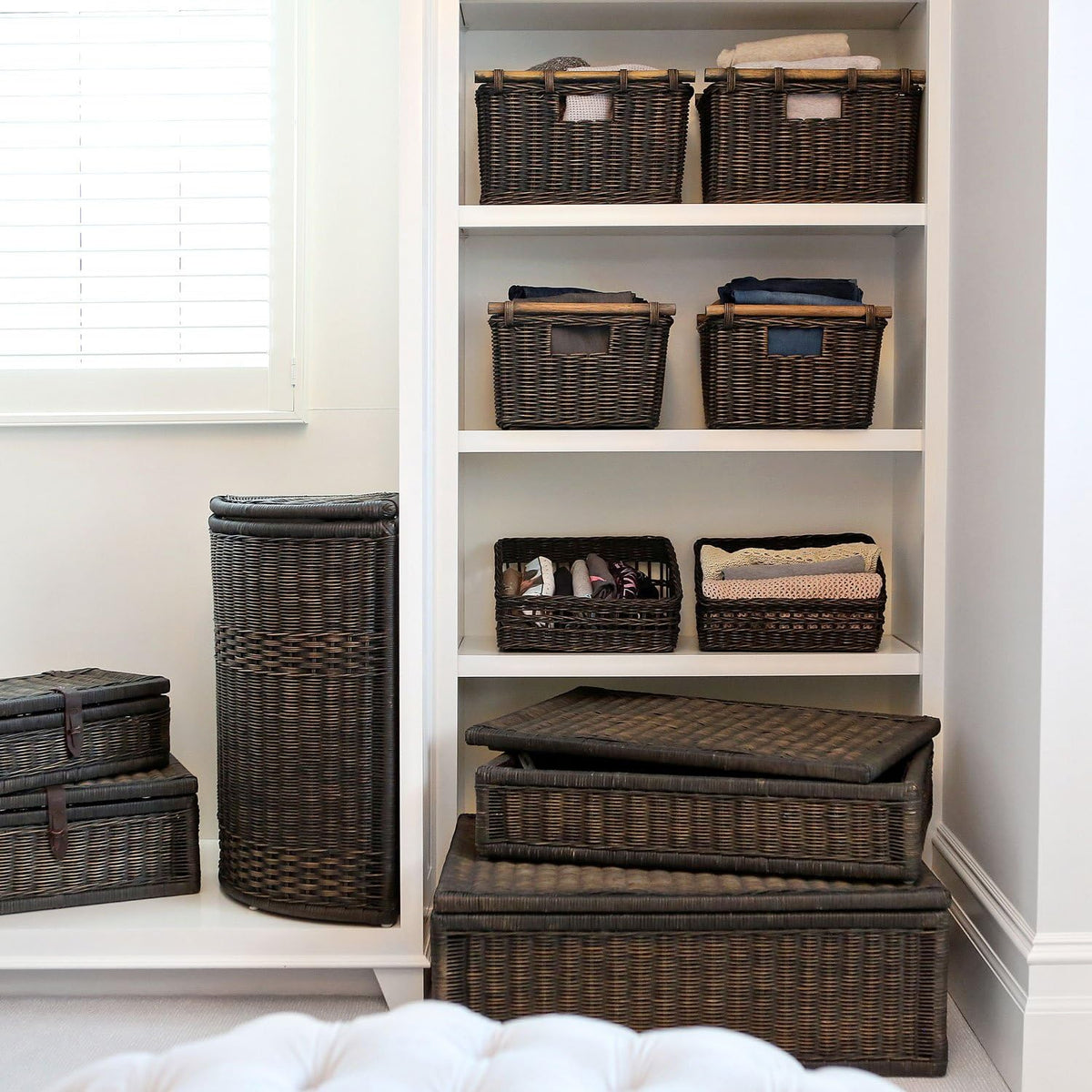 The Basket Lady Pole Handle Wicker Storage Basket, Large, 18 in L x 14.5 in W x 9 in H, Antique